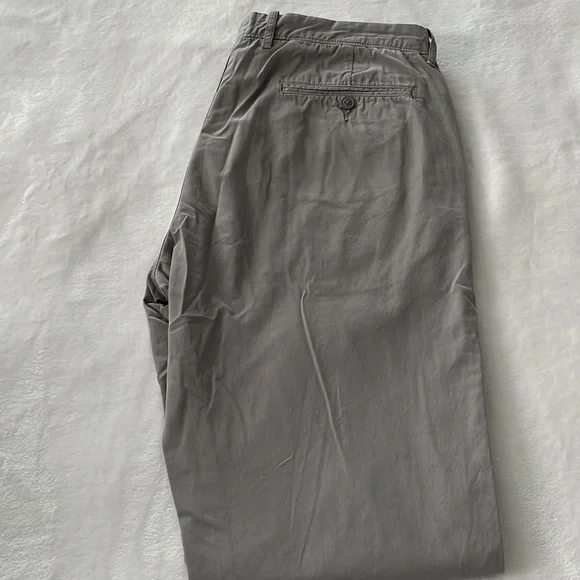 Jcrew, super light weight pants. Color:Light grey. Size: 34x34 - Picture 5 of 6